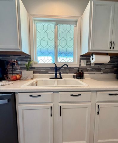 4206 S Julieann Court, Visalia, CA 93277