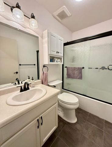 4206 S Julieann Court, Visalia, CA 93277