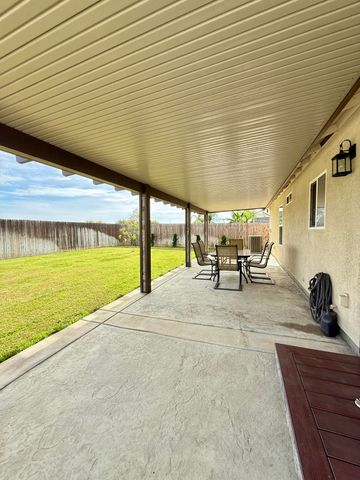 4206 S Julieann Court, Visalia, CA 93277