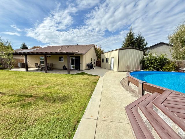 4206 S Julieann Court, Visalia, CA 93277