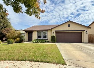 4206 S Julieann Court, Visalia, CA 93277