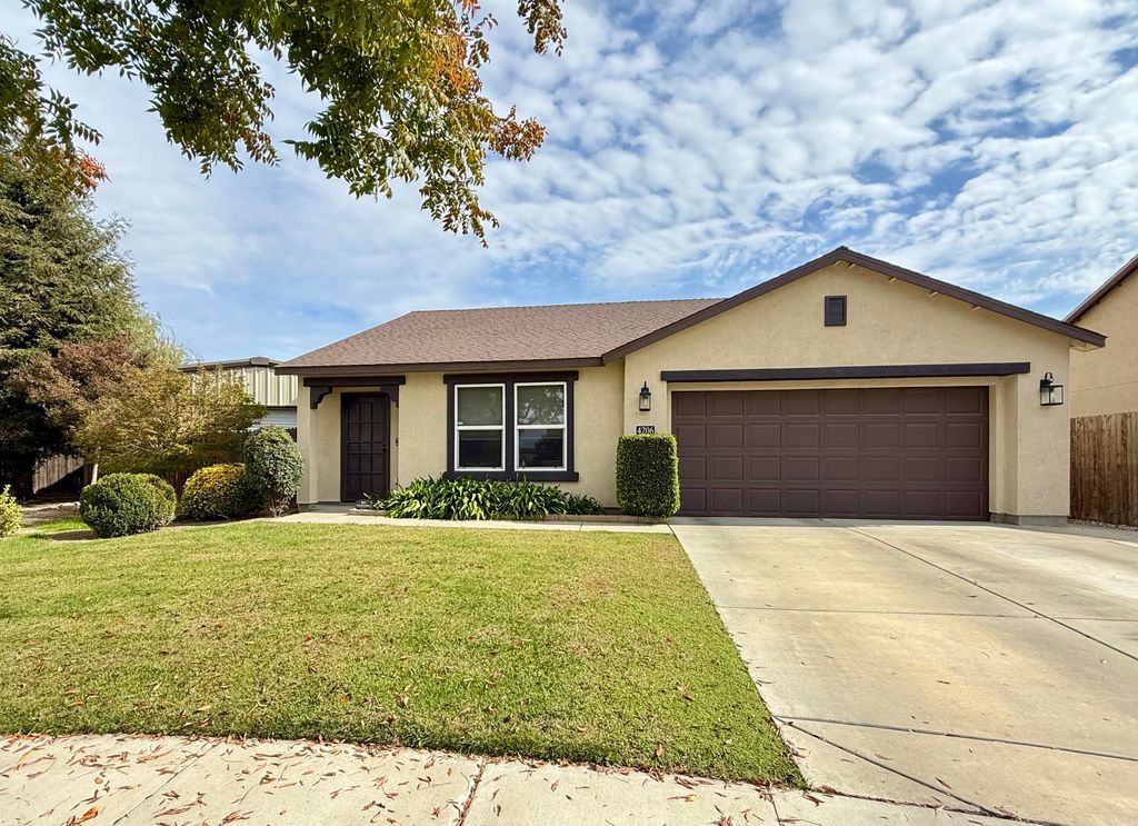 4206 S Julieann Court, Visalia, CA 93277
