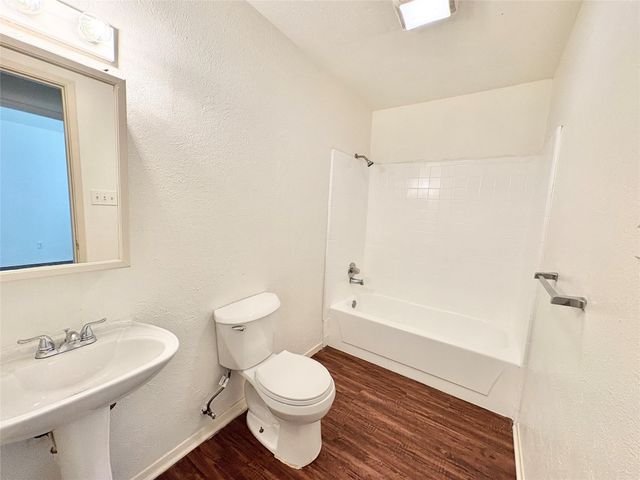 658 Stonehenge Drive, Grand Prairie, TX 75052
