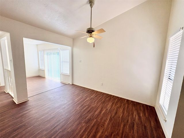 658 Stonehenge Drive, Grand Prairie, TX 75052