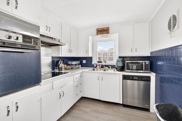 604 Woodlawn Street, Fall River, MA 02720