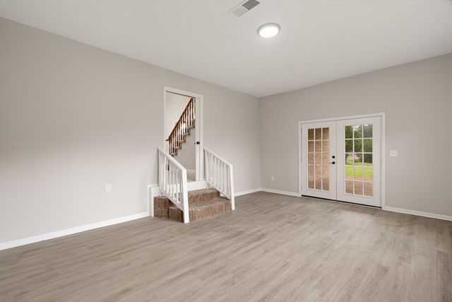 67 Saulters Rd., Prentiss, MS 39474