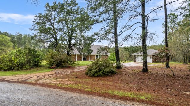 67 Saulters Rd., Prentiss, MS 39474