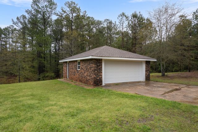 67 Saulters Rd., Prentiss, MS 39474