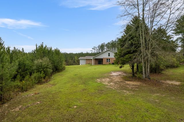 67 Saulters Rd., Prentiss, MS 39474