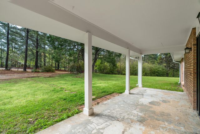 67 Saulters Rd., Prentiss, MS 39474