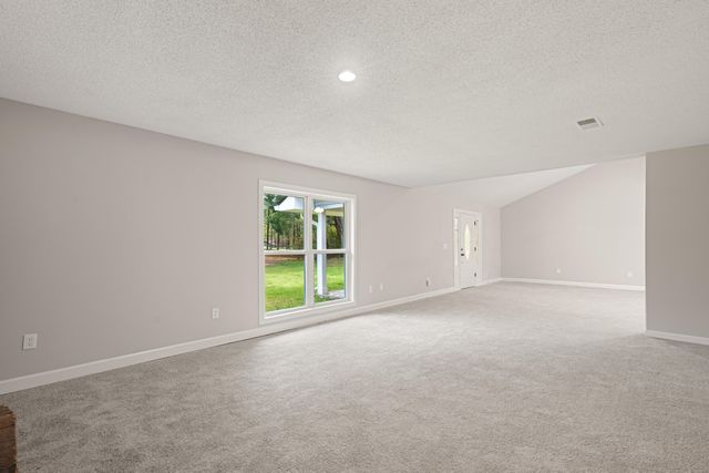 67 Saulters Rd., Prentiss, MS 39474