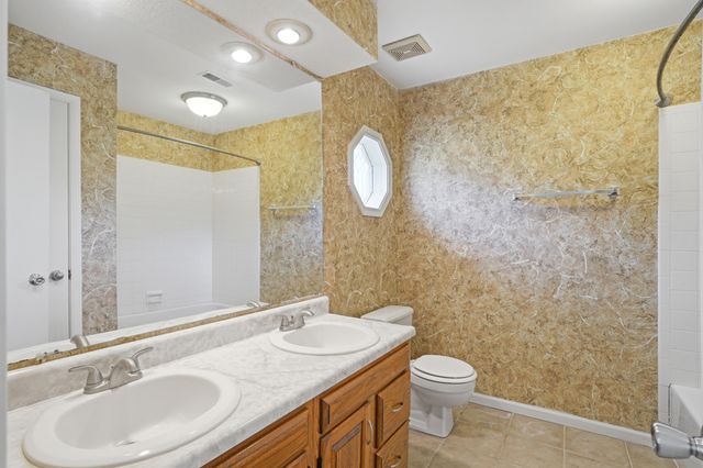 5561 N WATERFRONT DR, Columbia, MO 65202