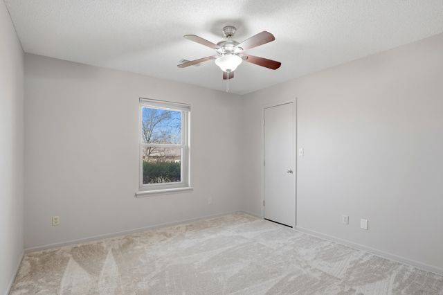 5561 N WATERFRONT DR, Columbia, MO 65202