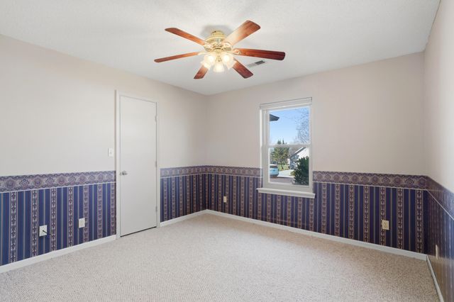 5561 N WATERFRONT DR, Columbia, MO 65202