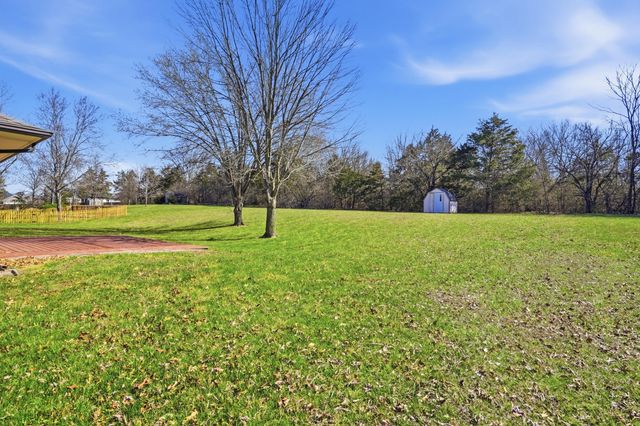 5561 N WATERFRONT DR, Columbia, MO 65202