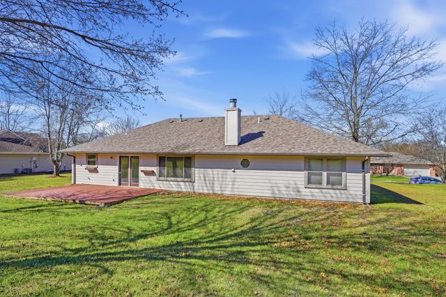 5561 N WATERFRONT DR, Columbia, MO 65202