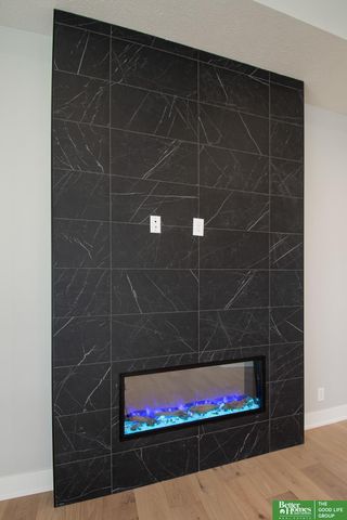 21155 Hartman Avenue, Elkhorn, NE 68022