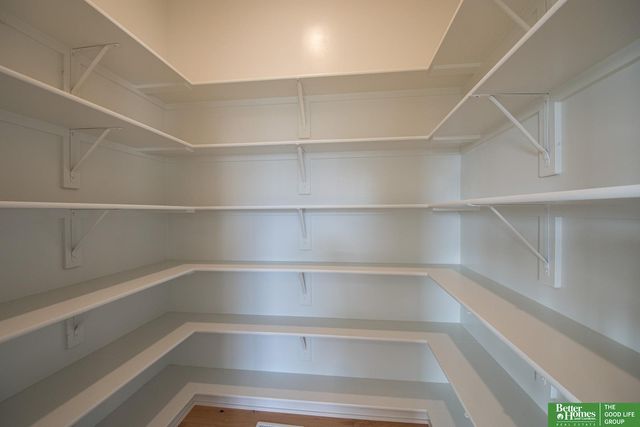 21155 Hartman Avenue, Elkhorn, NE 68022