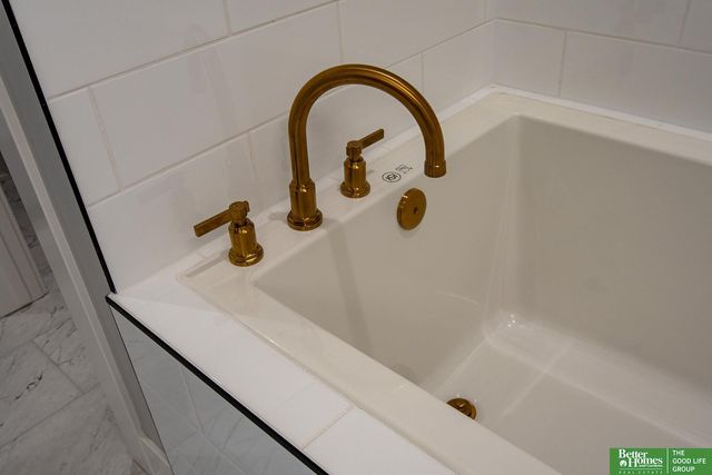 21155 Hartman Avenue, Elkhorn, NE 68022