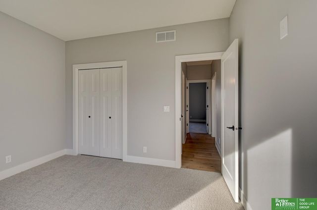 21155 Hartman Avenue, Elkhorn, NE 68022