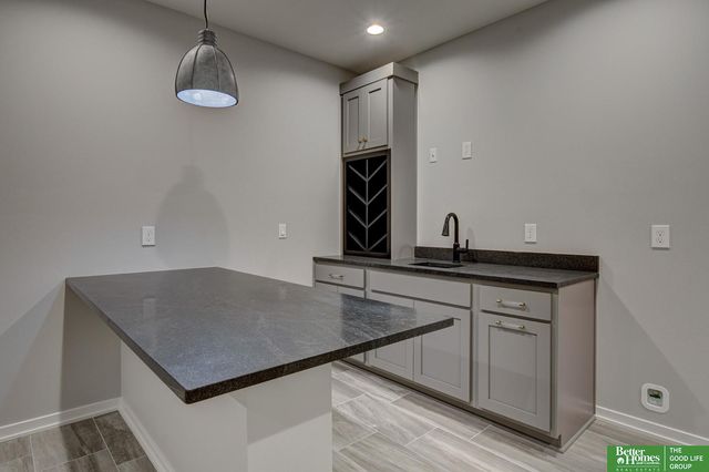 21155 Hartman Avenue, Elkhorn, NE 68022