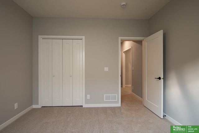 21155 Hartman Avenue, Elkhorn, NE 68022