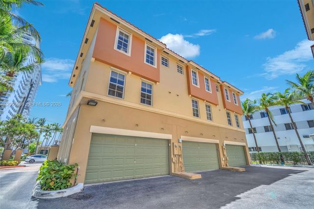 2065 S Ocean Dr TH1, Hallandale Beach, FL 33009