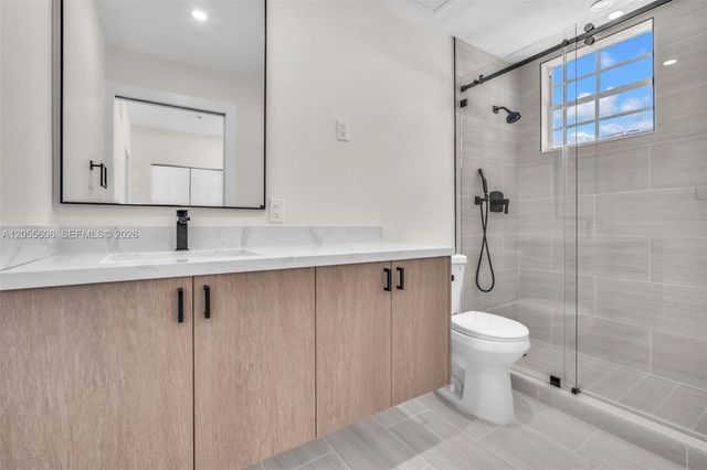 2065 S Ocean Dr TH1, Hallandale Beach, FL 33009