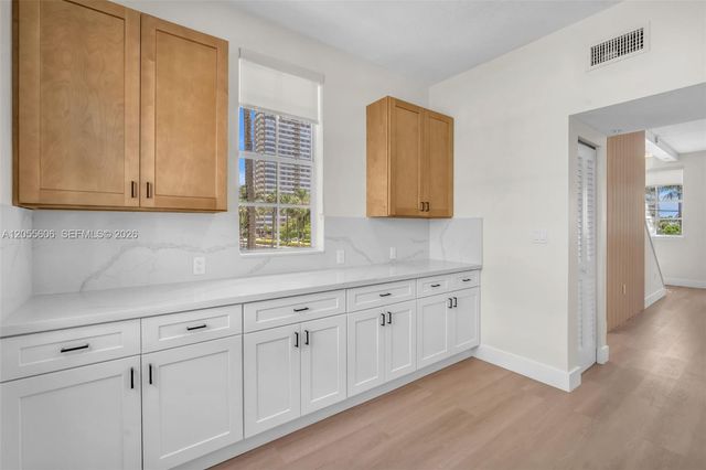 2065 S Ocean Dr TH1, Hallandale Beach, FL 33009