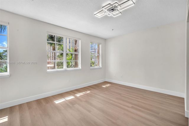 2065 S Ocean Dr TH1, Hallandale Beach, FL 33009