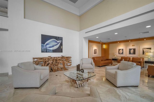 2065 S Ocean Dr TH1, Hallandale Beach, FL 33009