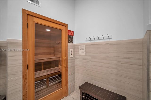 2065 S Ocean Dr TH1, Hallandale Beach, FL 33009