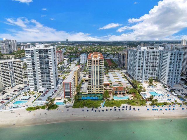2065 S Ocean Dr TH1, Hallandale Beach, FL 33009