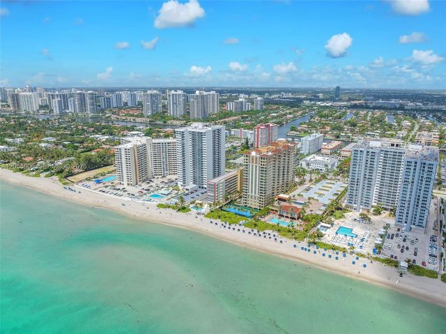 2065 S Ocean Dr TH1, Hallandale Beach, FL 33009