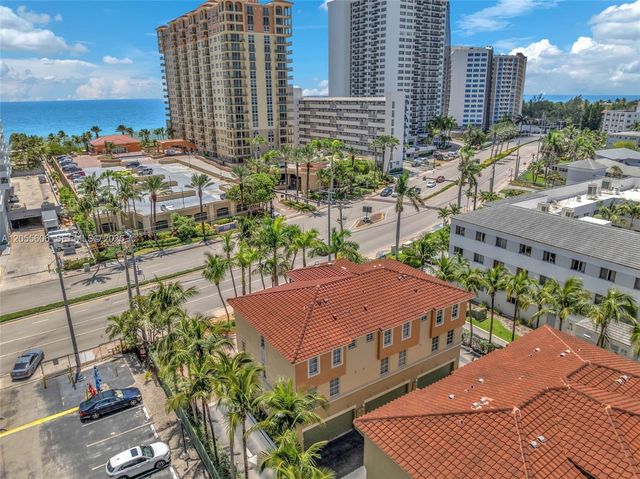 2065 S Ocean Dr TH1, Hallandale Beach, FL 33009