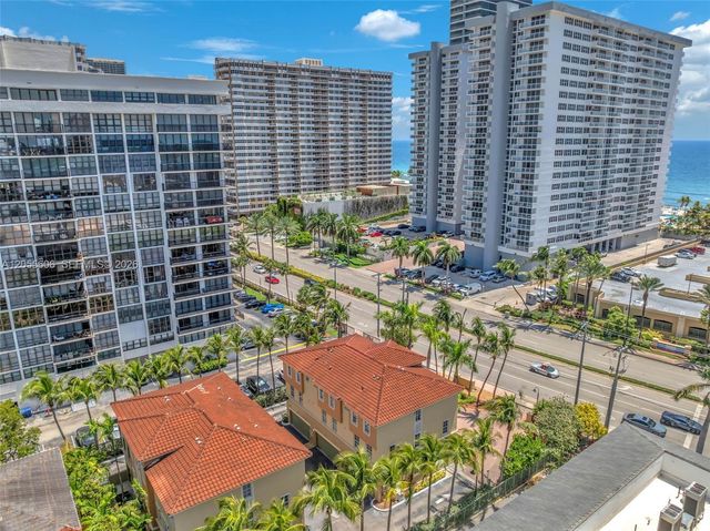 2065 S Ocean Dr TH1, Hallandale Beach, FL 33009
