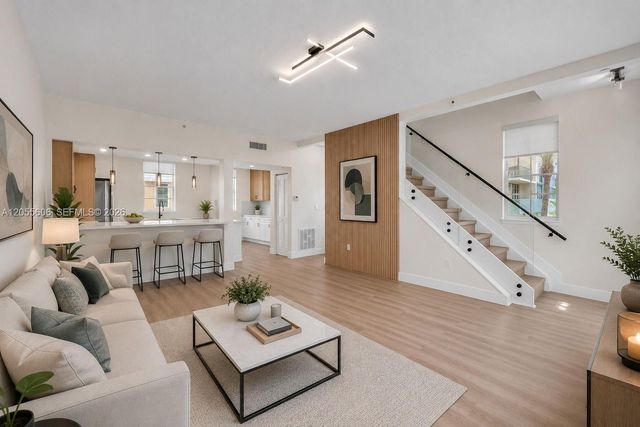2065 S Ocean Dr TH1, Hallandale Beach, FL 33009