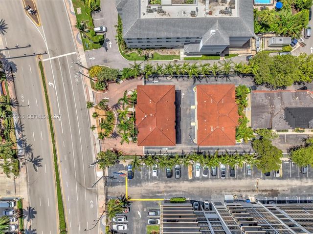 2065 S Ocean Dr TH1, Hallandale Beach, FL 33009