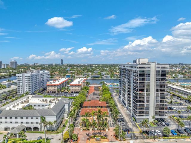 2065 S Ocean Dr TH1, Hallandale Beach, FL 33009