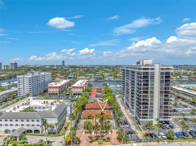2065 S Ocean Dr TH1, Hallandale Beach, FL 33009