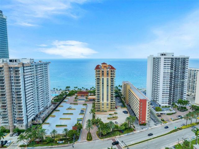 2065 S Ocean Dr TH1, Hallandale Beach, FL 33009