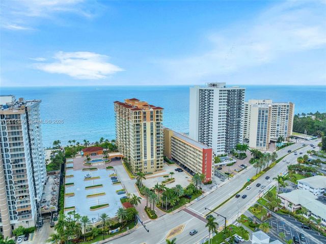 2065 S Ocean Dr TH1, Hallandale Beach, FL 33009