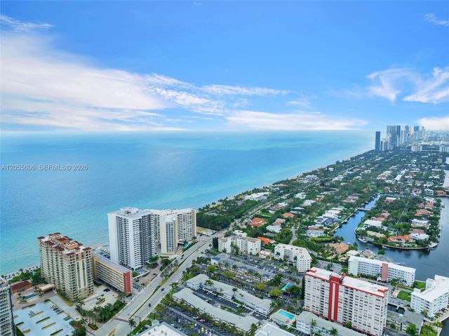 2065 S Ocean Dr TH1, Hallandale Beach, FL 33009