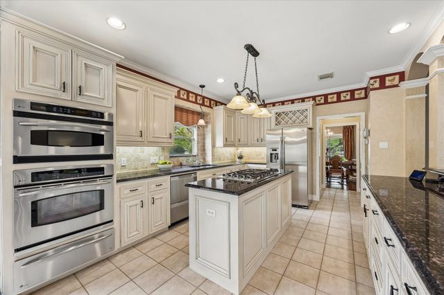 805 Murphy Lane, Friendswood, TX 77546