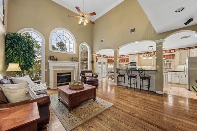 805 Murphy Lane, Friendswood, TX 77546