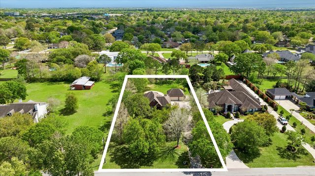 805 Murphy Lane, Friendswood, TX 77546