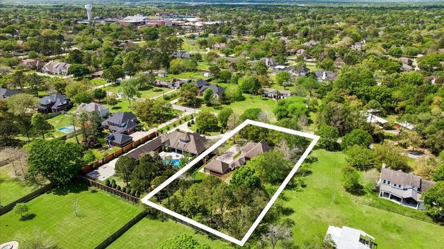 805 Murphy Lane, Friendswood, TX 77546