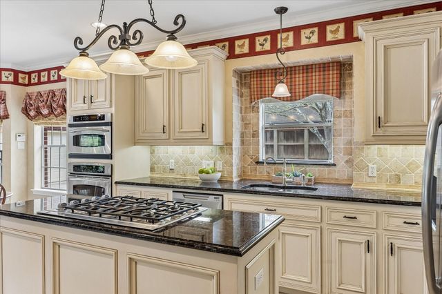 805 Murphy Lane, Friendswood, TX 77546