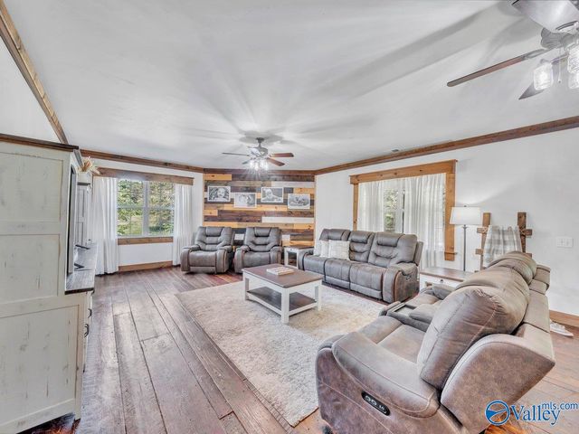 89 Mcnew Drive, Valley Head, AL 35989