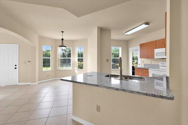120 SW Peacock Blvd Apt 11-101 St, Port St Lucie, FL 34986